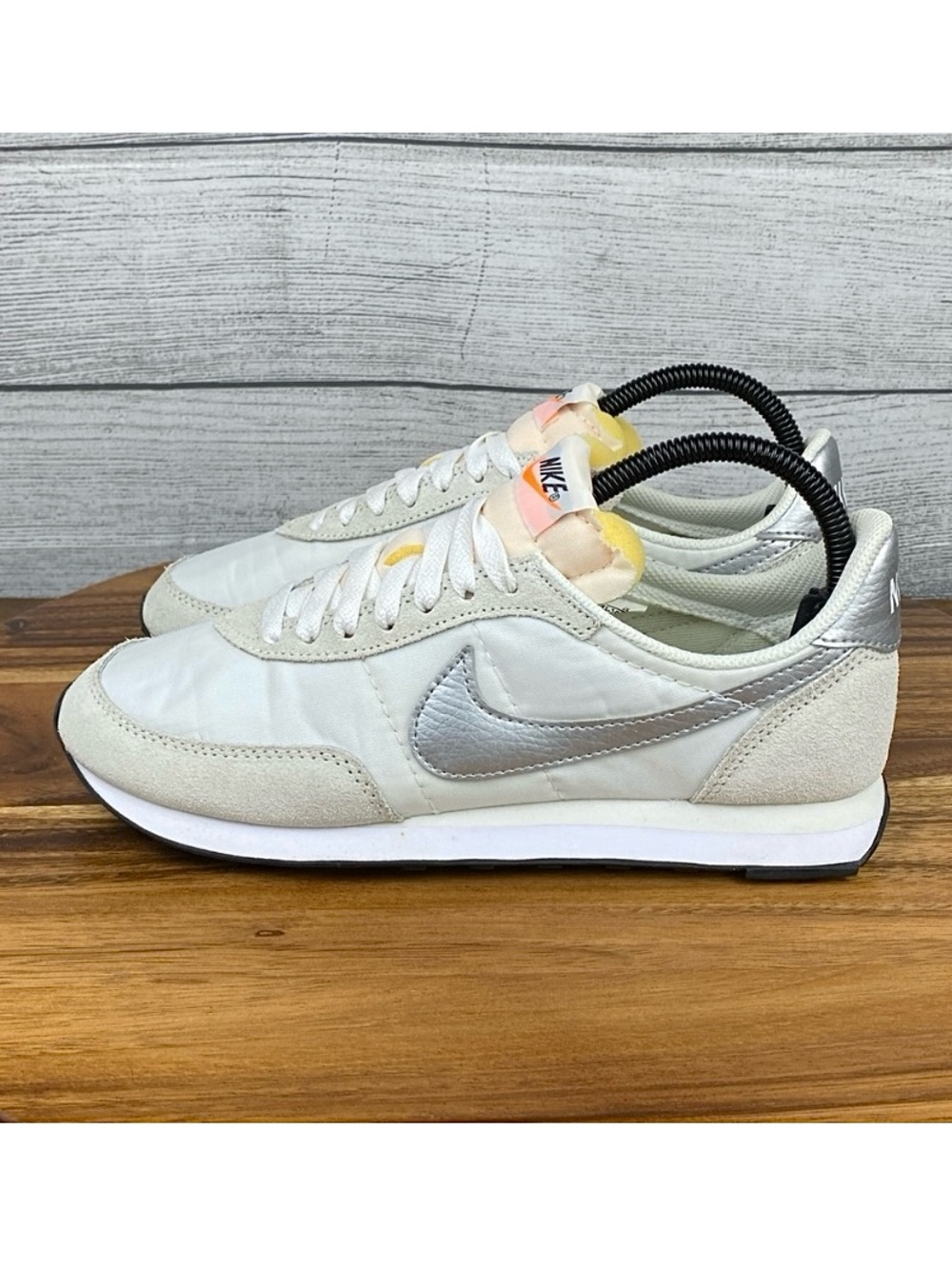Nike Waffle Trainer 2 White Metal Silver Sneaker DA8291-101 Womens Shoe Size 7.5
